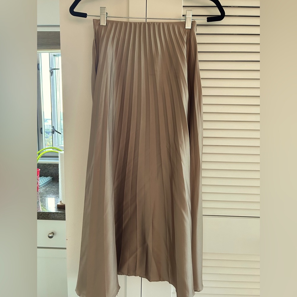 Zara champagne nude pleated midi skirt